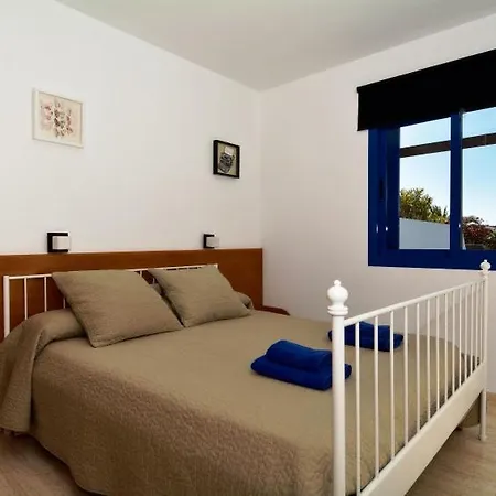 In Playa Blanca Sleeps 4 Includes Swimming Pool And Wifi 7 *